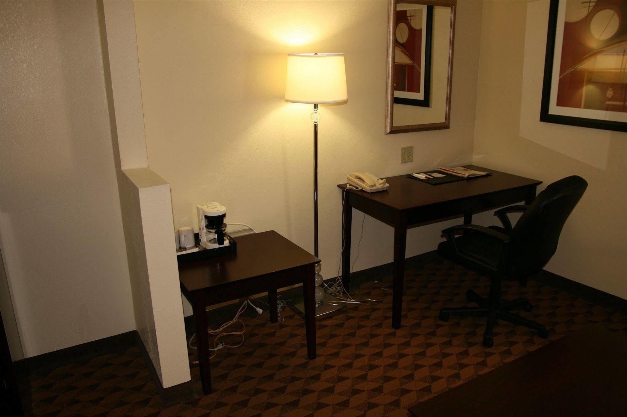 Red Roof Inn & Suites Cincinnati North-Mason Eksteriør bilde
